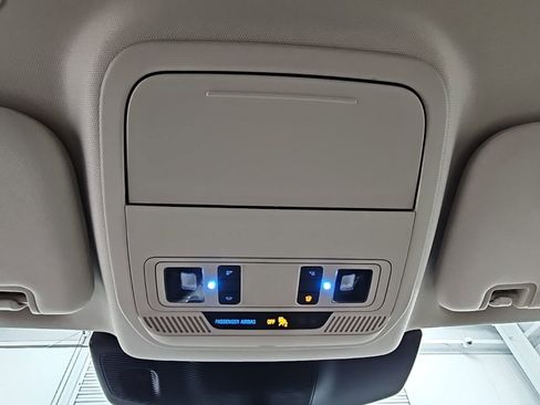 Used 2022 Ford Explorer XLT w/ Equipment Group 202A image 23