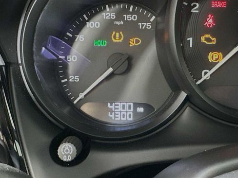 Certified 2025 Porsche Macan image 16