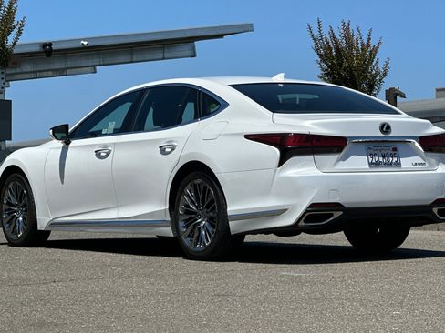 Used 2022 Lexus LS 500 w/ Cold Weather Package (CK) RWD image 6