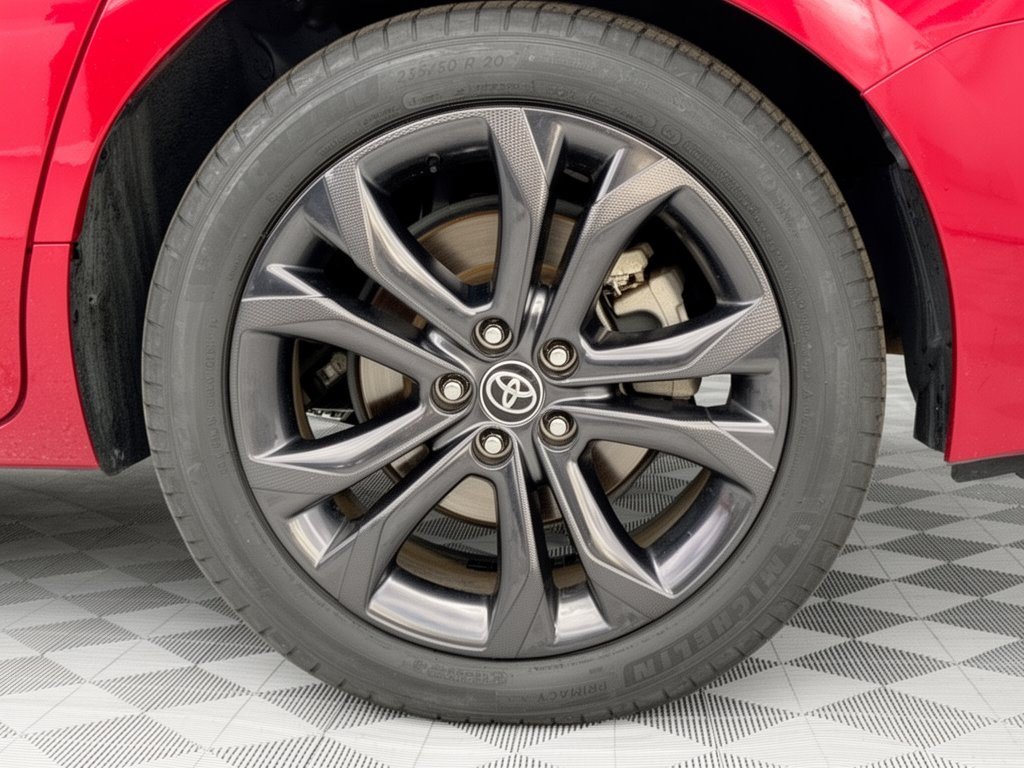 Used 2024 Toyota Sienna XSE FWD image 13
