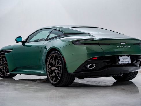 Used 2024 Aston Martin DB12 Coupe image 8