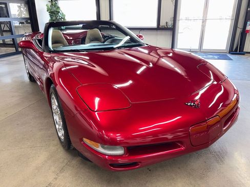 Used 2004 Chevrolet Corvette Convertible w/ Preferred Equipment Group image 25