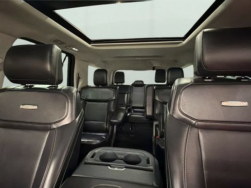 Used 2025 Ford Expedition Platinum AWD/4WD image 16