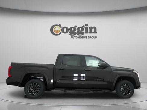 New 2026 Toyota Tundra SR5 w/ SR5 Convenience Package AWD/4WD image 21