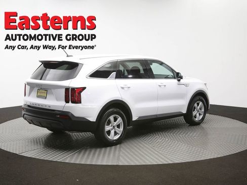 Used 2022 Kia Sorento LX FWD image 40