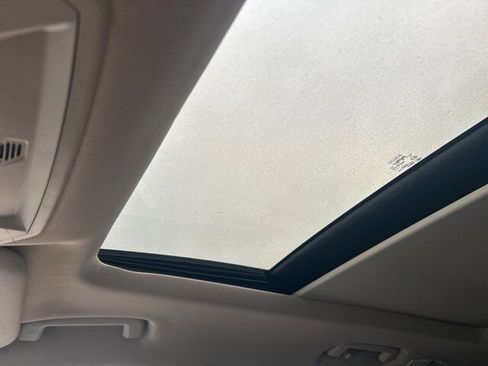 Used 2018 Ford Escape Titanium w/ Ford Safe & Smart Package image 25