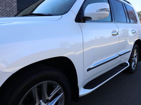 Used 2013 Lexus LX 570 4WD image 18