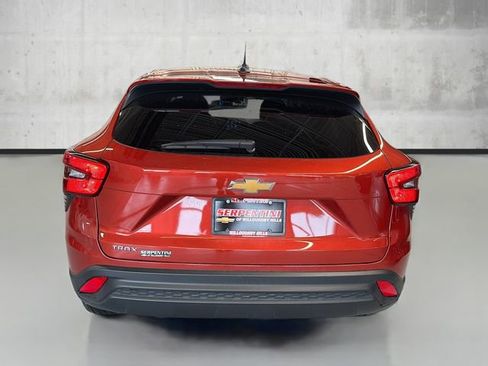 Used 2024 Chevrolet Trax LS image 6