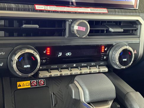 New 2026 Toyota 4Runner Platinum AWD/4WD image 58