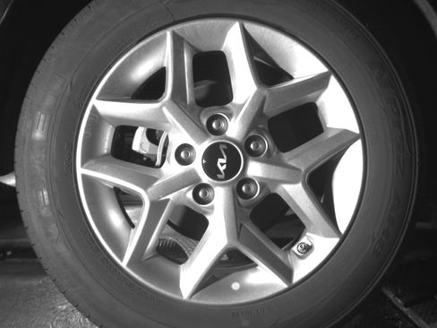 Used 2025 Kia Soul LX w/ LX Technology Package FWD image 18