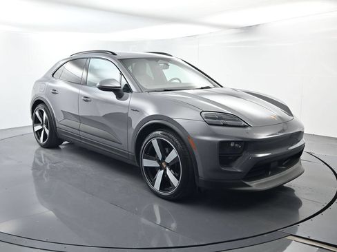 Certified 2025 Porsche Macan Electric RWD image 17