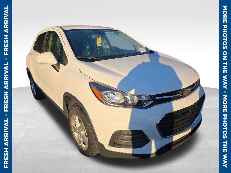 Used 2020 Chevrolet Trax LS w/ Tint and Cruise Package AWD/4WD image 1