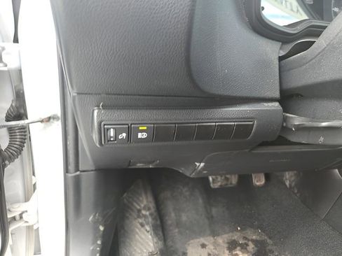 Used 2024 Toyota Corolla SE image 12