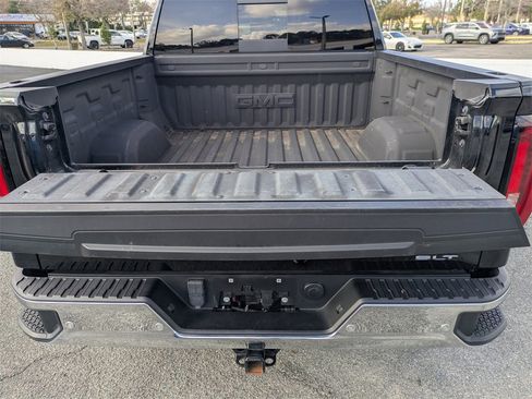 Used 2022 GMC Sierra 1500 SLT w/ SLT Premium Plus Package image 11