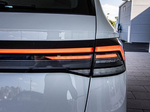 New 2026 Volkswagen Taos S image 17