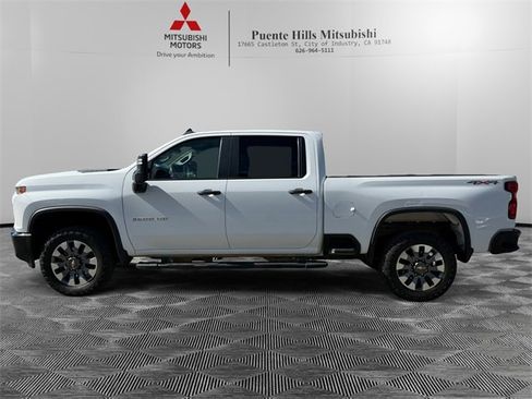 Used 2022 Chevrolet Silverado 2500 Custom w/ Custom Value Package image 8