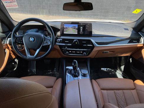 Used 2023 BMW 530i w/ Premium Package RWD image 17