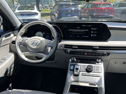 Certified 2025 Hyundai Palisade Calligraphy AWD/4WD image 24