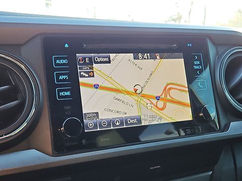 Used 2019 Toyota Tacoma TRD Sport image 15