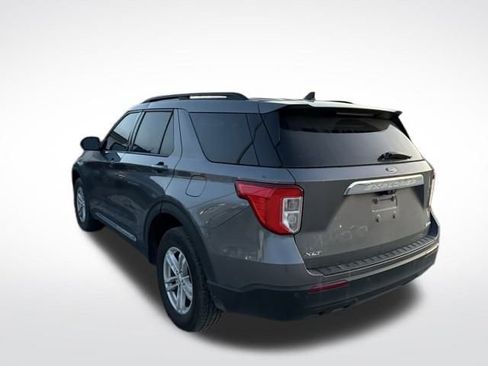 Used 2022 Ford Explorer XLT image 6