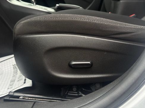 Used 2015 Chevrolet Cruze LT image 11