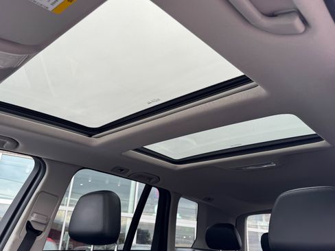 Used 2011 Mercedes-Benz GLK 350 4MATIC image 29