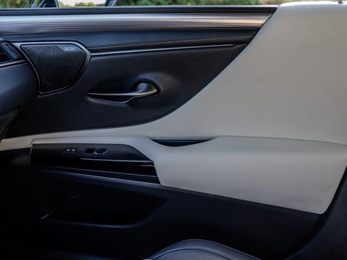 Used 2022 Lexus ES 350 F Sport image 22