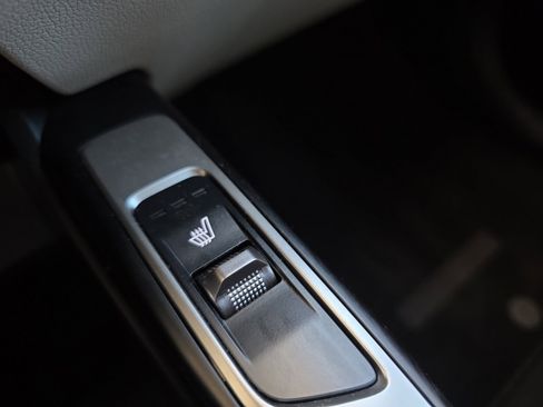 Certified 2025 Kia Sorento S w/ Panoramic Sunroof Package image 23