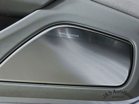 Used 2015 Audi S8 image 23