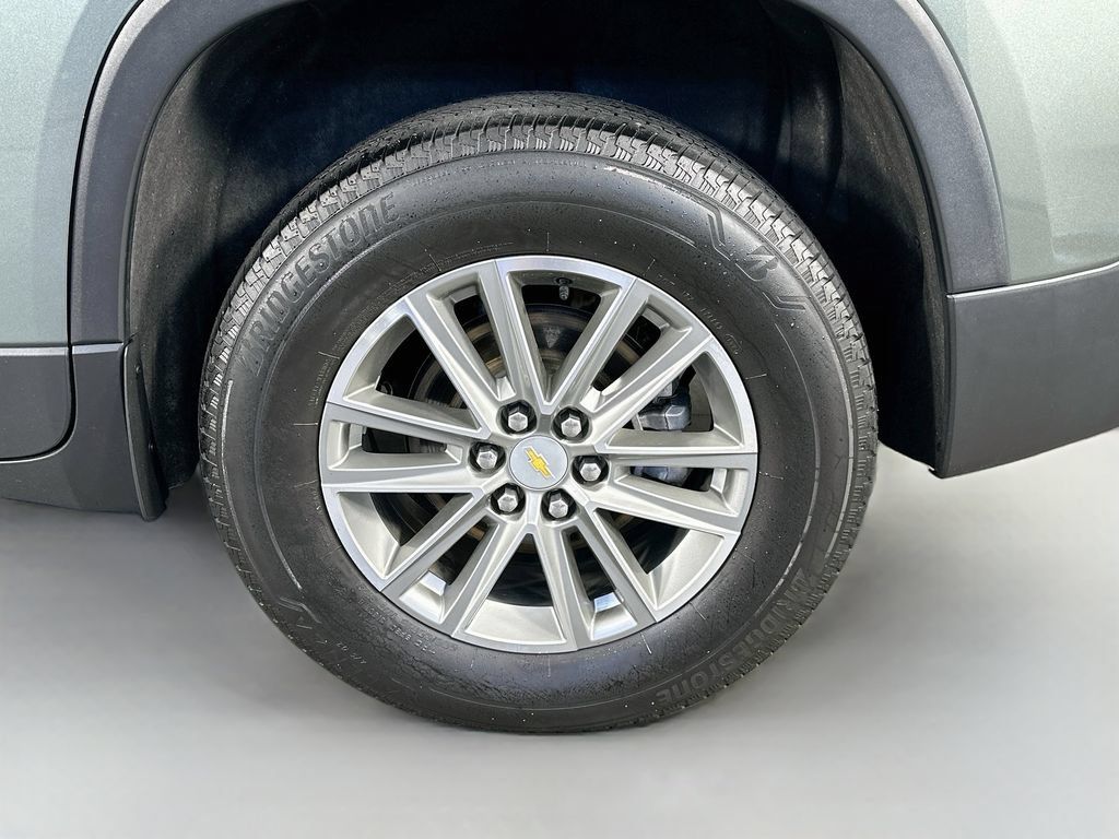 Used 2023 Chevrolet Traverse LT AWD/4WD image 34
