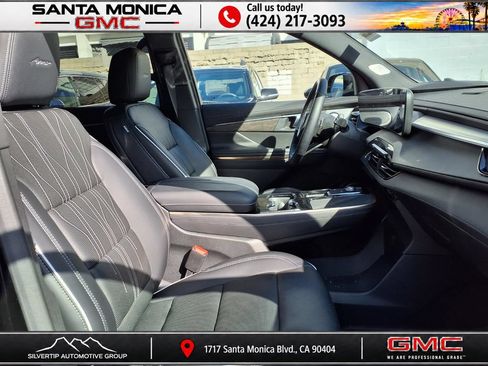 Certified 2025 Buick Enclave Avenir w/ Super Cruise Package AWD/4WD image 27