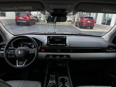 Certified 2023 Honda Pilot Elite image 10