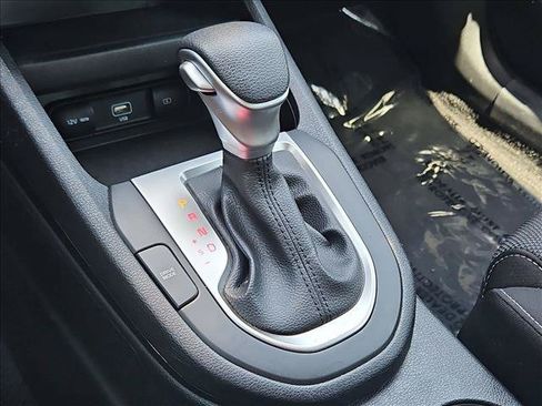 Used 2024 Kia Forte LXS w/ LXS Technology Package FWD image 18