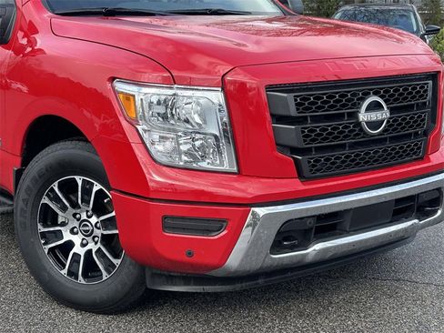Used 2024 Nissan Titan SV w/ SV Convenience Package image 6