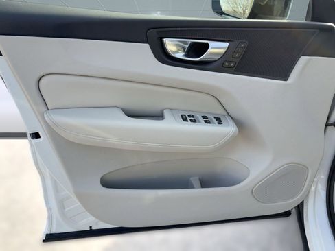 Certified 2024 Volvo XC60 B5 Plus w/ Protection Package Premier image 22