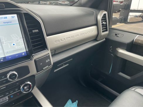 Used 2022 Ford F350 Lariat w/ Black Appearance Package image 25