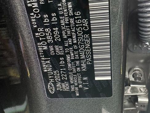 Used 2025 Hyundai Elantra Sport image 32