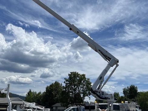 Used 2017 Ford F550 4x4 SuperCab Super Duty image 25