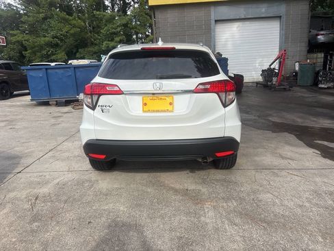 Used 2021 Honda HR-V EX-L image 4