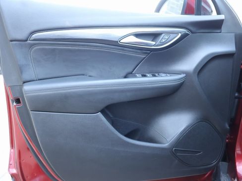 Used 2023 Buick Envision Preferred image 21