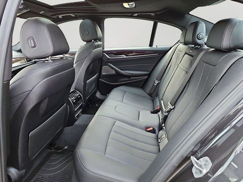 Used 2023 BMW 530i xDrive w/ Premium Package image 8