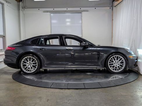 Used 2020 Porsche Panamera w/ Premium Package image 10