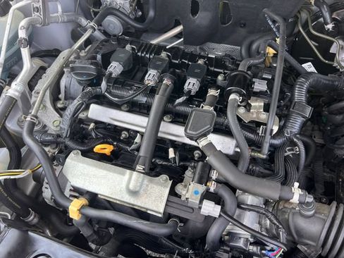 Used 2020 Nissan Kicks SR FWD image 27