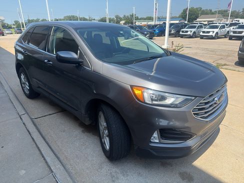 Used 2022 Ford Edge SEL w/ Convenience Package AWD/4WD image 4