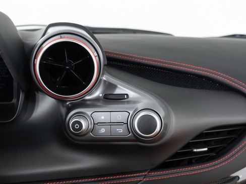 Used 2021 Ferrari F8 Tributo image 25