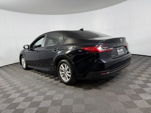 Used 2025 Toyota Camry LE image 10