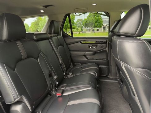 Used 2025 Honda Pilot EX-L image 28