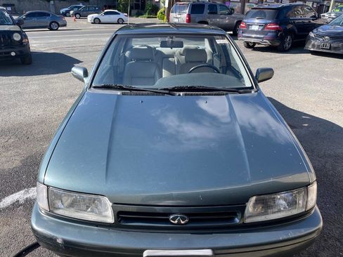 Used 1993 INFINITI G20 FWD image 2
