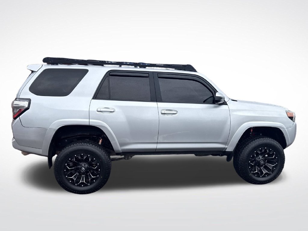 Used 2014 Toyota 4Runner SR5 AWD/4WD image 11