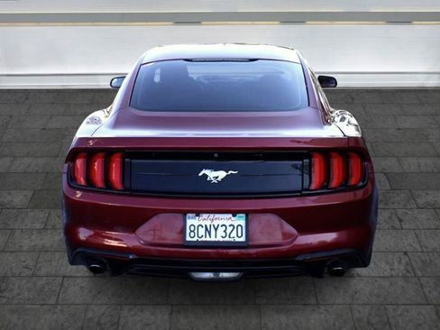 Used 2018 Ford Mustang Coupe RWD image 5